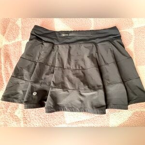 black pace rival mid-rise lululemon skirt